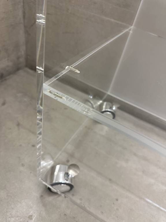 Sonstiges zum Kartsport: Media cart plexiglass vintage 🤍 Rollmöbel TV Plexiglas – Gebraucht aus Zuerich von mas925 8