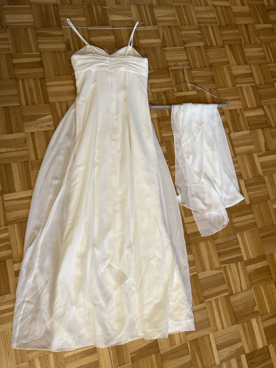 Robes: Brautkleid Grösse 36 – D'occasion à Zuchwil par Commander0