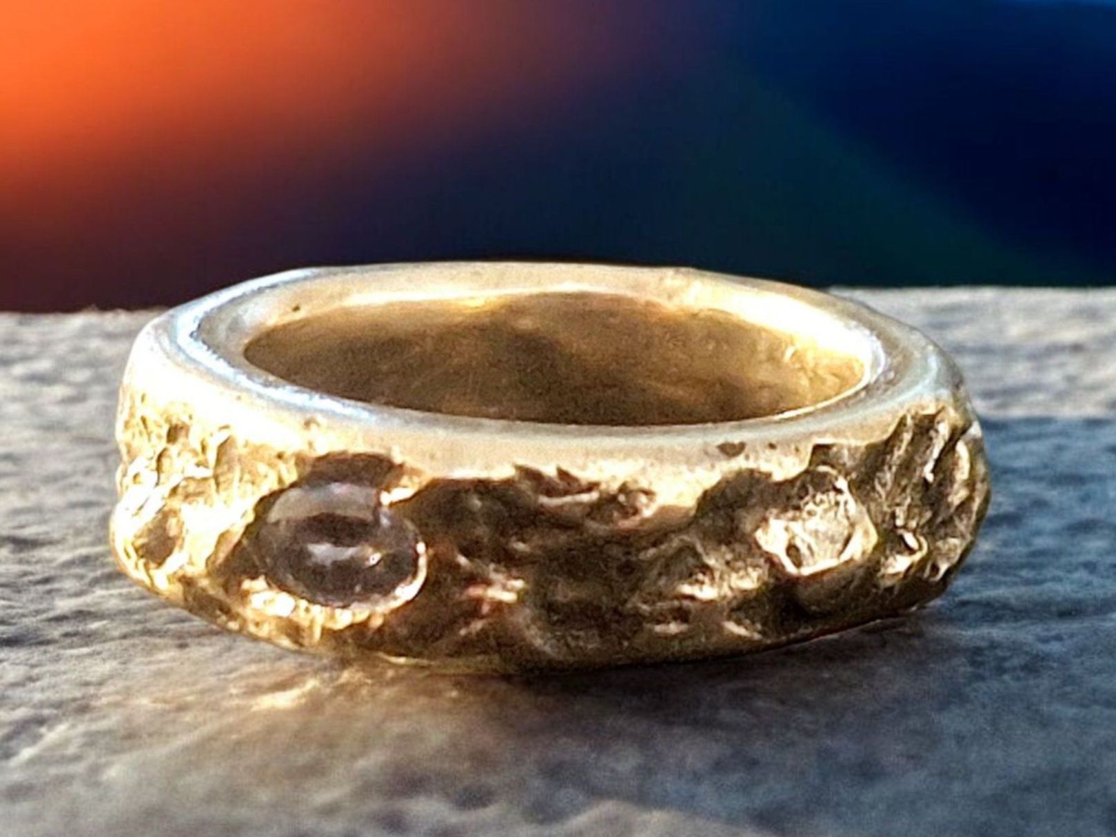 Anelli: Wilder Ring, Bronze & Saphir, Gr. 51.5 – Nuovo e nell'imballaggio originale da Aarau venduto da Schmuckhoehle_MD 6