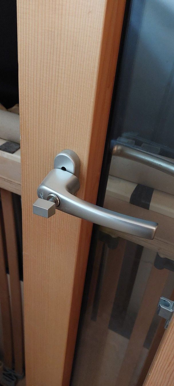 Finestre: Holz-Alu Balkonfenster – Usato da Schafisheim venduto da Tlaloc 1