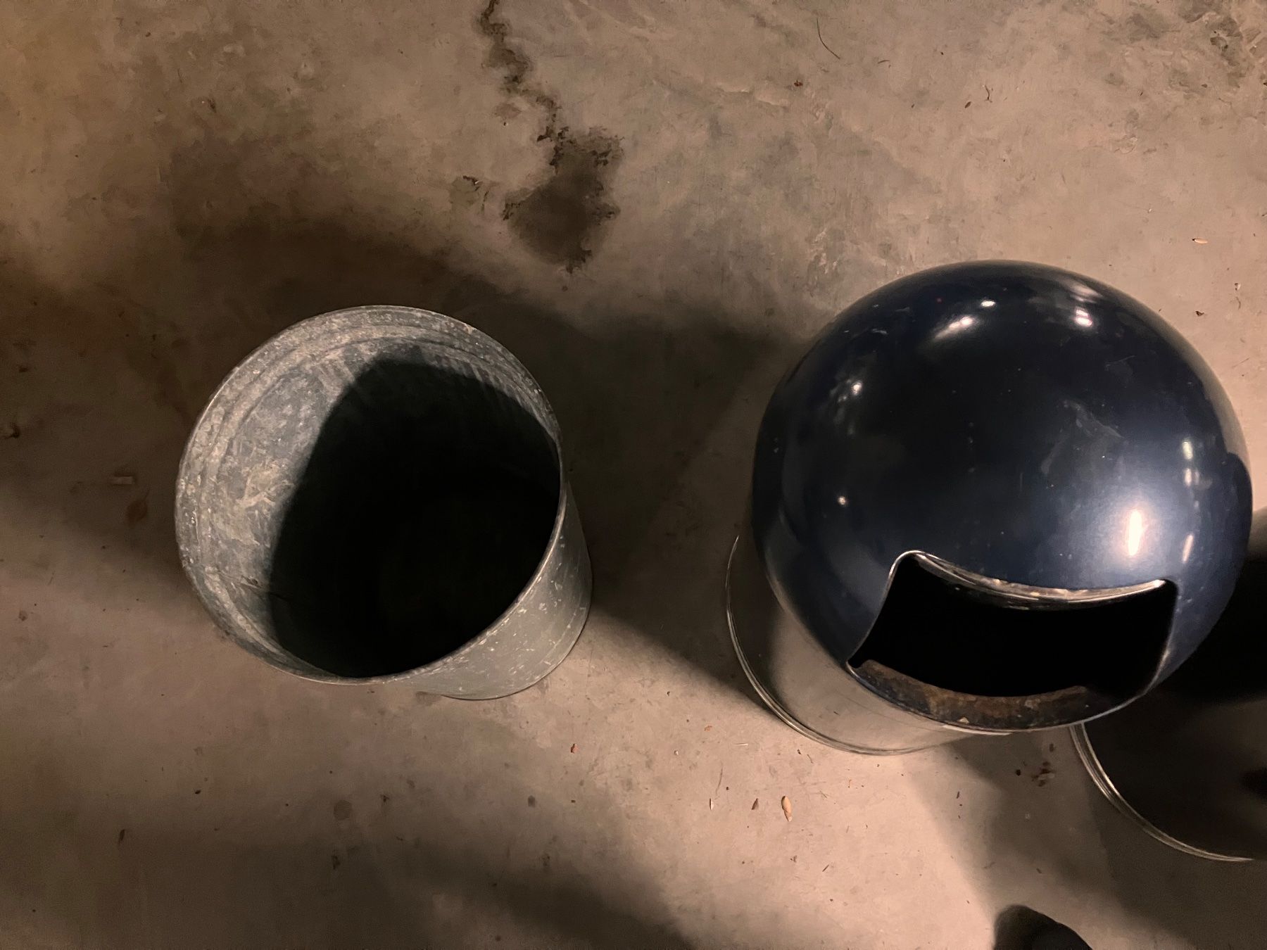 Abfalleimer: Vintage Metall Abfallbehälter Set - Stilvoll & Robust! – Gebraucht aus Benglen von omaha 1