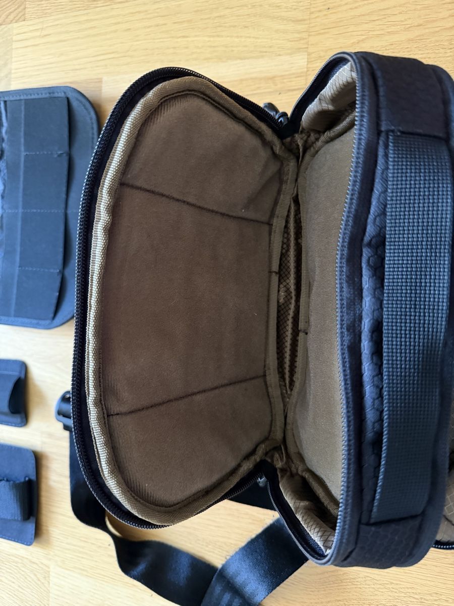 Borse: Tactical EDC black shoulder bag CCW with multiple inserts  – Usato da La Tour-de-Peilz venduto da bma_s97h 2