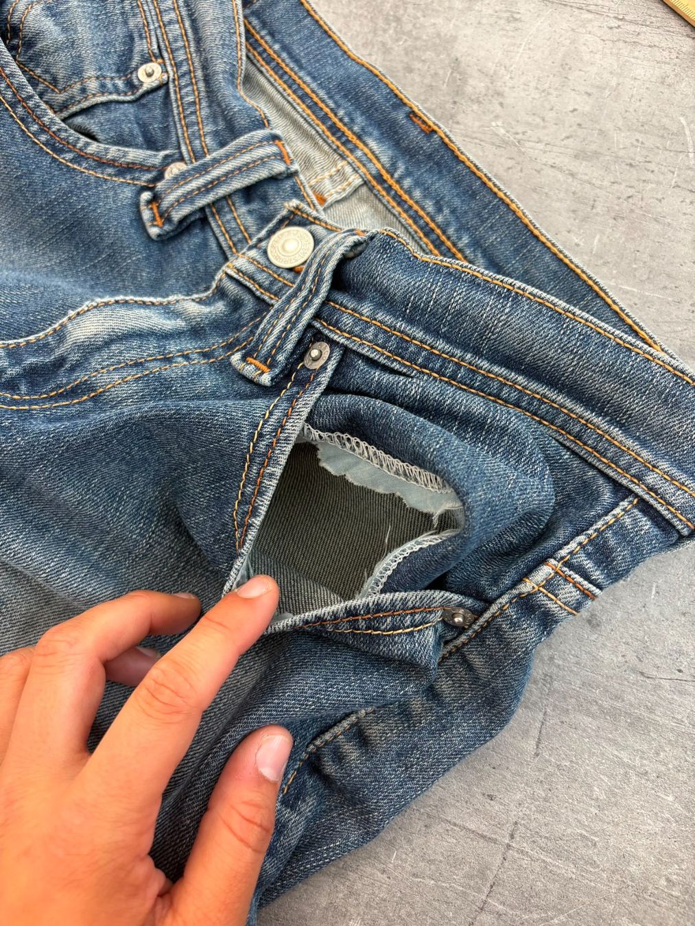 Levi's Jeans: Vintage Levis Bootcut Flared jeans (M) – Usato da Werdenberg venduto da hase.vintage 5