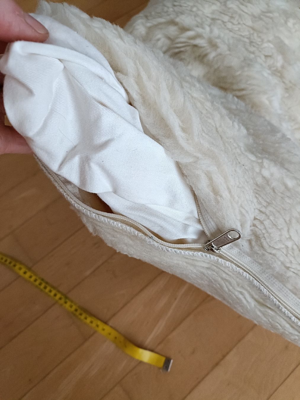 Cuscini: Kissen mit Merino-Kasmir – Nuovo (secondo la descrizione) da Gossau SG venduto da scania1509 6