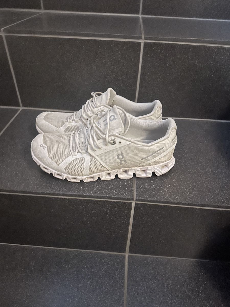 On Scarpe da donna: ON Cloud Laufschuhe Weiss Gr. 40 Damen – Usato da Gossau SG venduto da lav_5wqq 1