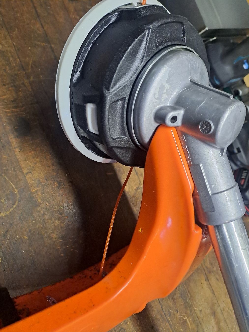 Stihl Rasenmäher: Stihl Rasenteimmer FS55R  – Gebraucht aus Bilten von Zschweiz 2