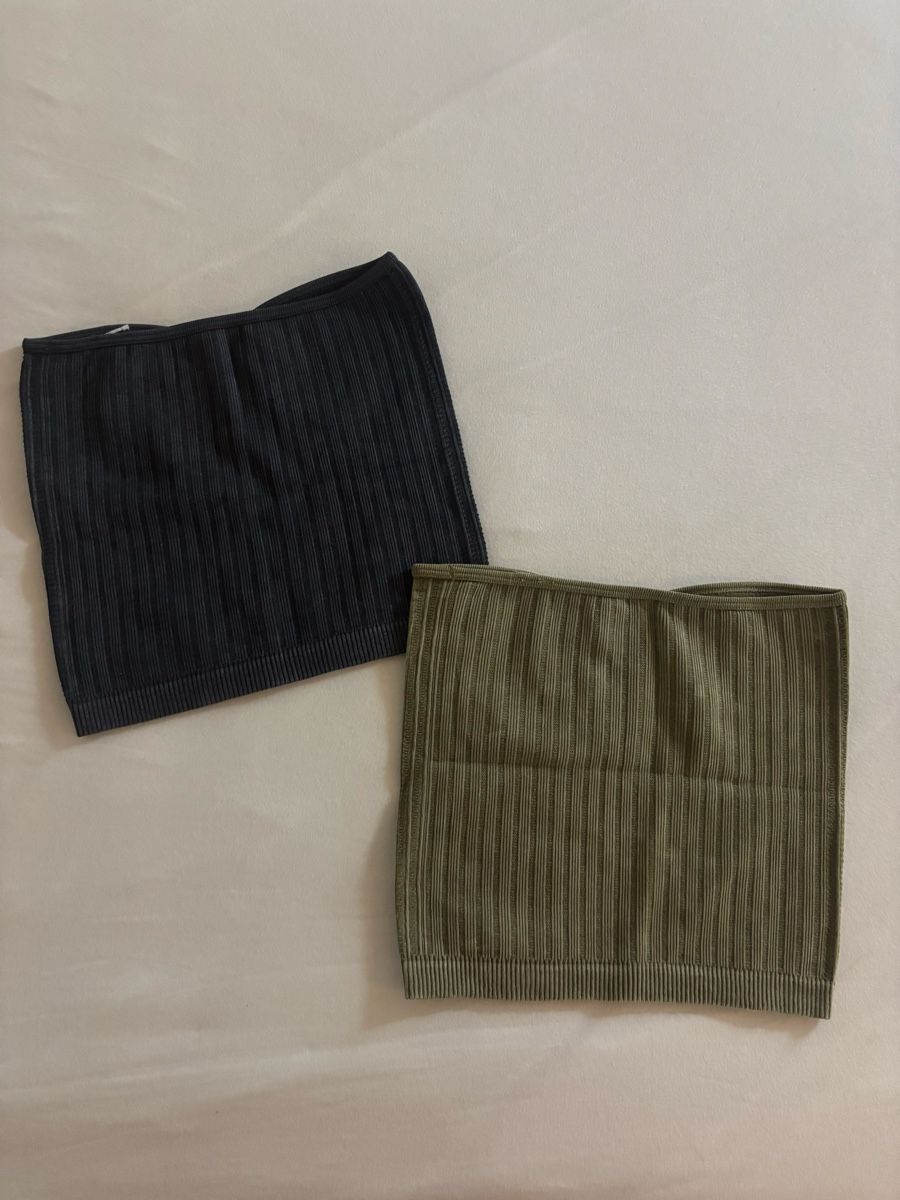 Bershka Blouses, T-shirts & Tops: top Bershka – Neuf (Voir description) à Vouvry par sha_rk5q 1