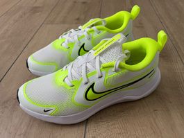 Nike Cosmic Runner Gr. 35.5 NEU