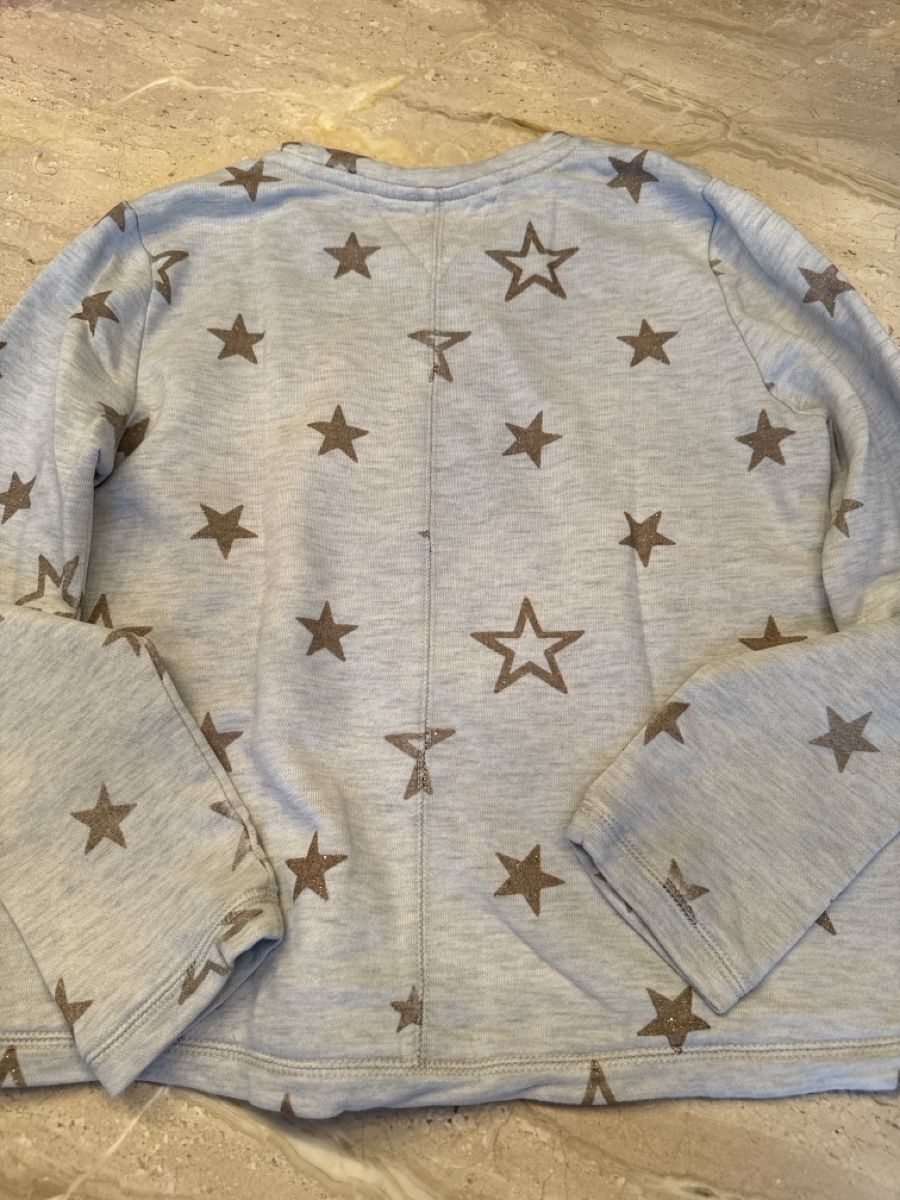 Tommy Hilfiger Pullover & Sweatshirts: Tommy Hilfiger Pullover grau mit Sternen neuwertig – Gebraucht aus Horgen von Mistral8 2