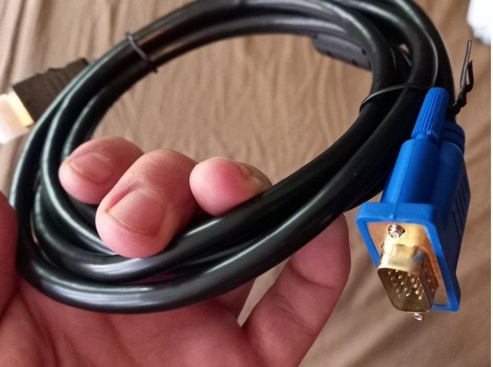 VGA to HDMI Kabel 3 m Câble VGA à HDMI (Neu und originalverpackt) in ...