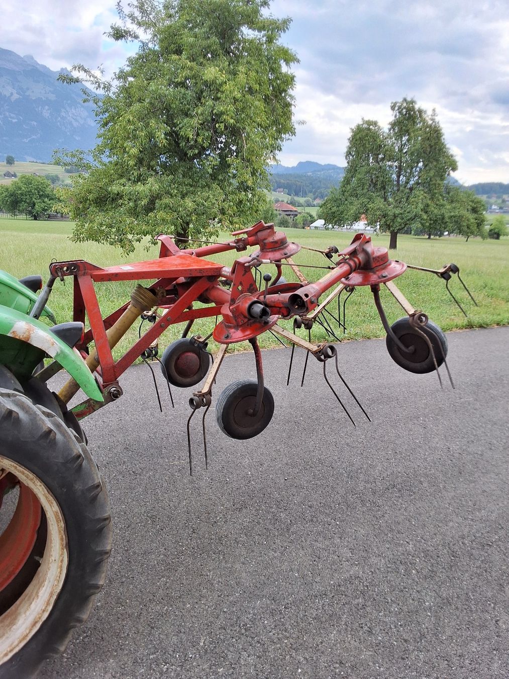 Toutes les machines: Kreiselheuer Fahr – D'occasion à Kerns par unterbalm 4