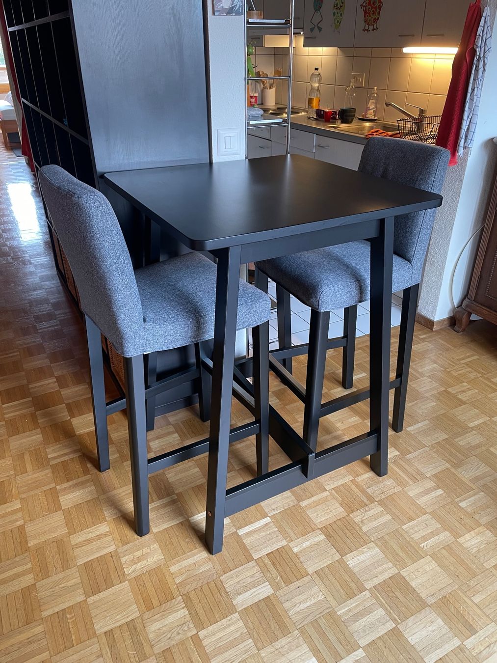 Ikea Set di tavolo e panche: Bar avec chaises – Usato da Yverdon-les-Bains venduto da oli_h9xp