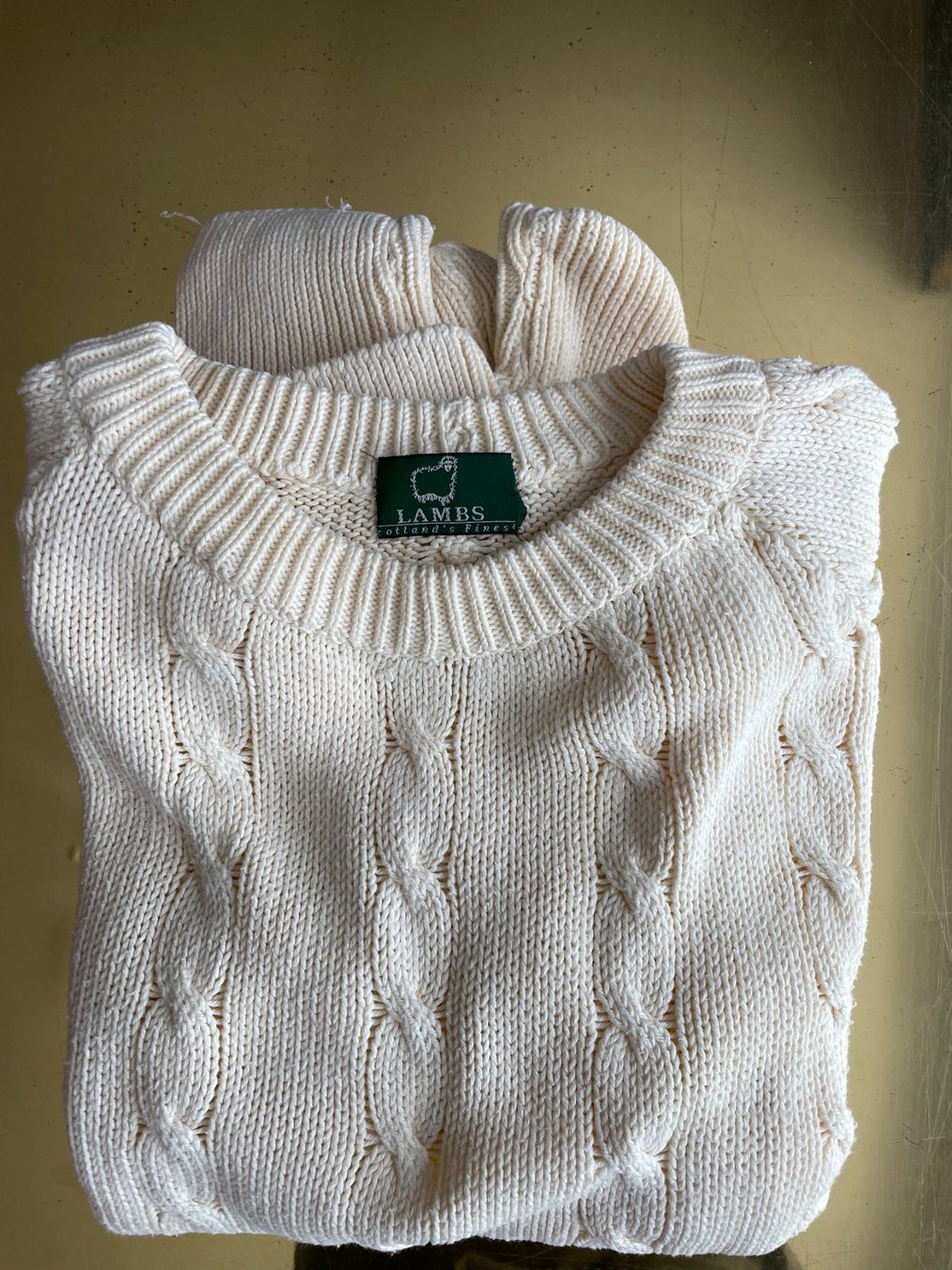 Maglioni & Felpe: Elegant knit sweater, cream. Size S. – Usato da Crans VD venduto da RM0709