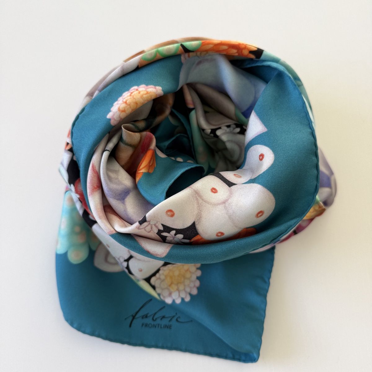 Fabric Frontline Foulard & Sciarpe: FABRIC FRONTLINE Satin Silk Scarf – Usato da Emmen venduto da Avviivva_Com2023 8