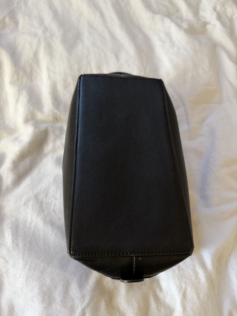 Guess Kosmetikkoffer: Guess Neccesaire Original – Neu (gemäss Beschreibung) aus Tennwil von Zaylaaa 4