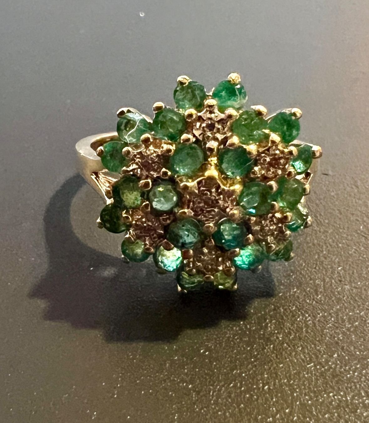 Anelli: Gold-Ring 18K mit Smaragden und Diamanten – Usato da Chur venduto da Penting1935 3