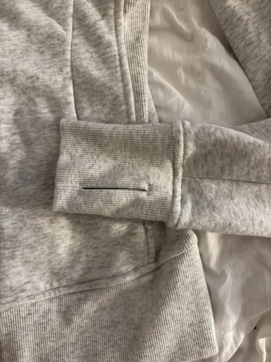 Lululemon Giacche: Lululemon Scuba Zip-hoodie grösse 2 – Nuovo (secondo la descrizione) da Richterswil venduto da dil_vc79 3