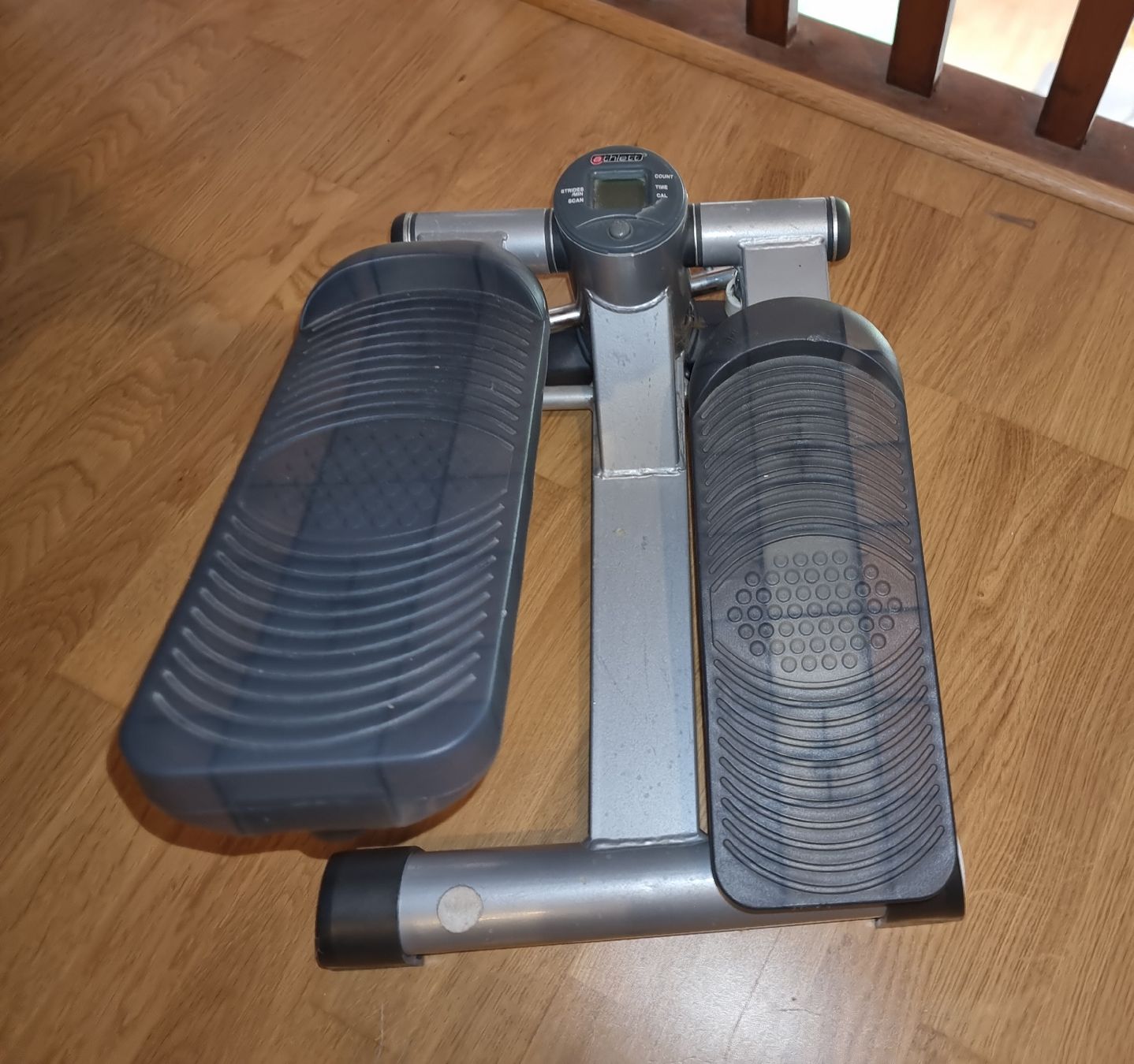 Hometrainer: Fitness Stepper  grau gebraucht – Usato da Basel venduto da cat_sn9q
