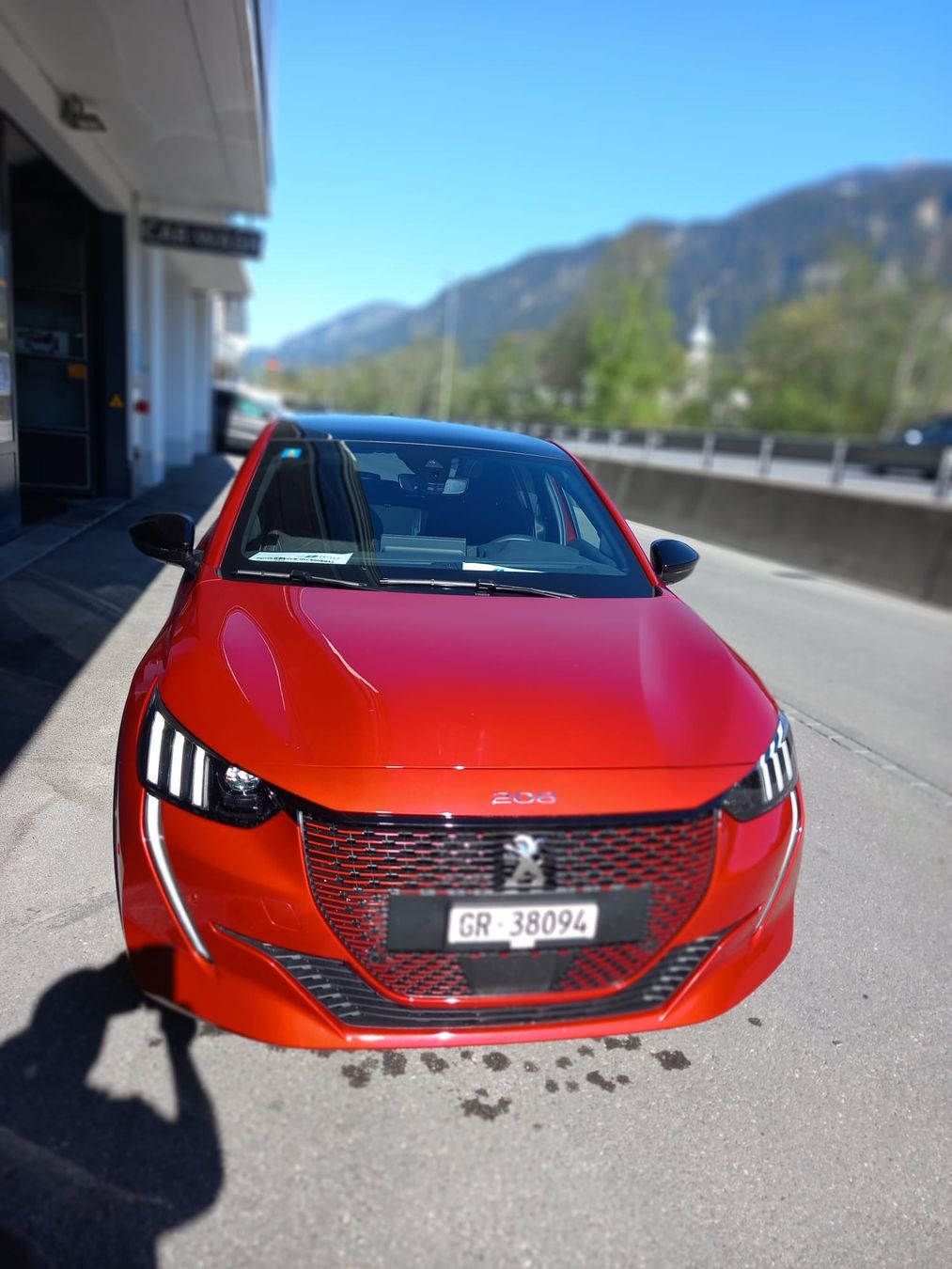 Peugeot Automobili: Peugeot 208 e-GT Elektro 136PS – Nuovo (secondo la descrizione) da Schluein venduto da AndiMonti 2
