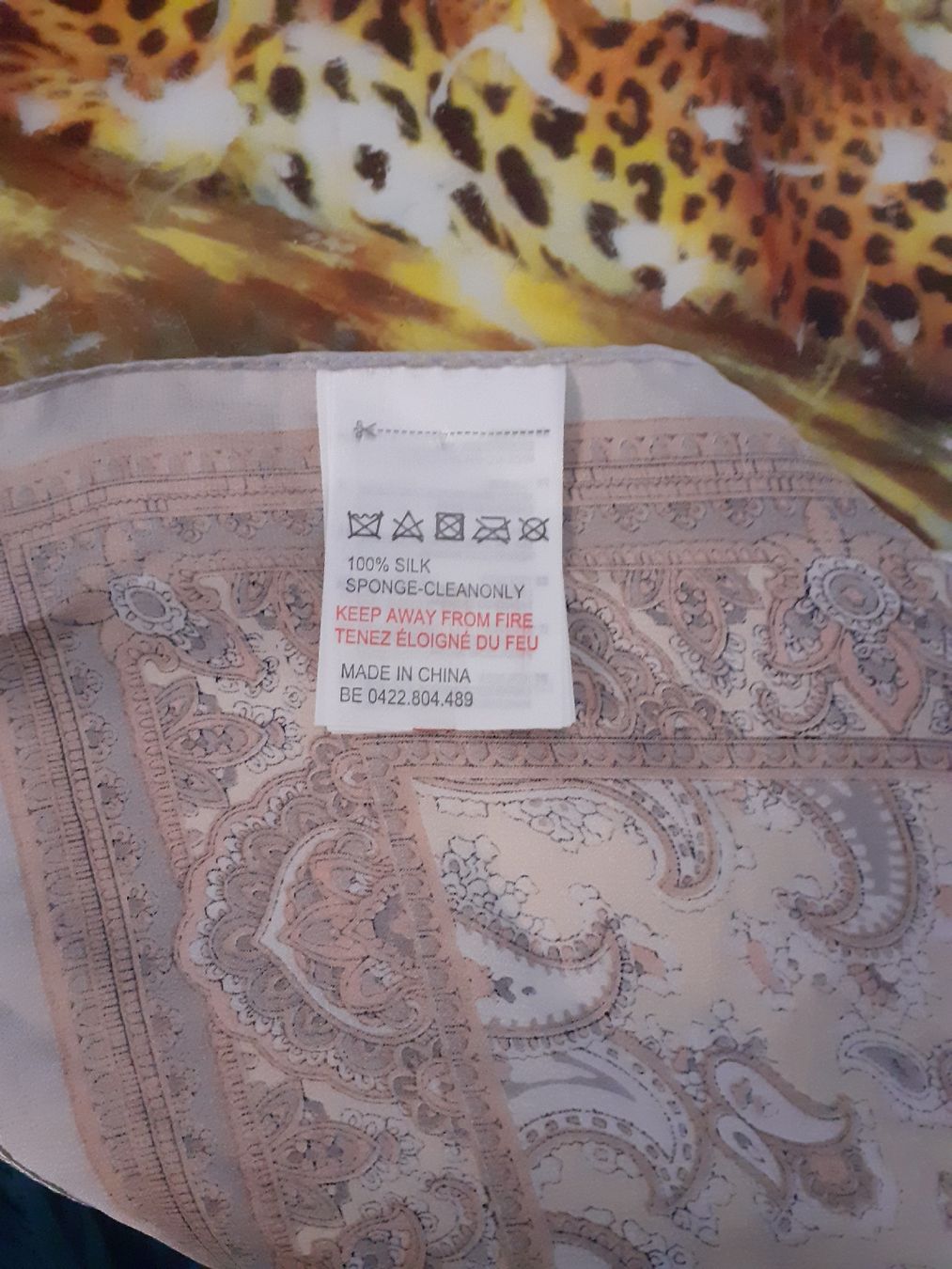 Foulards, Tücher & Schals: Seidentuch Paisley Muster beige 52x52 – Gebraucht aus Kloten von elb_9qvr 1