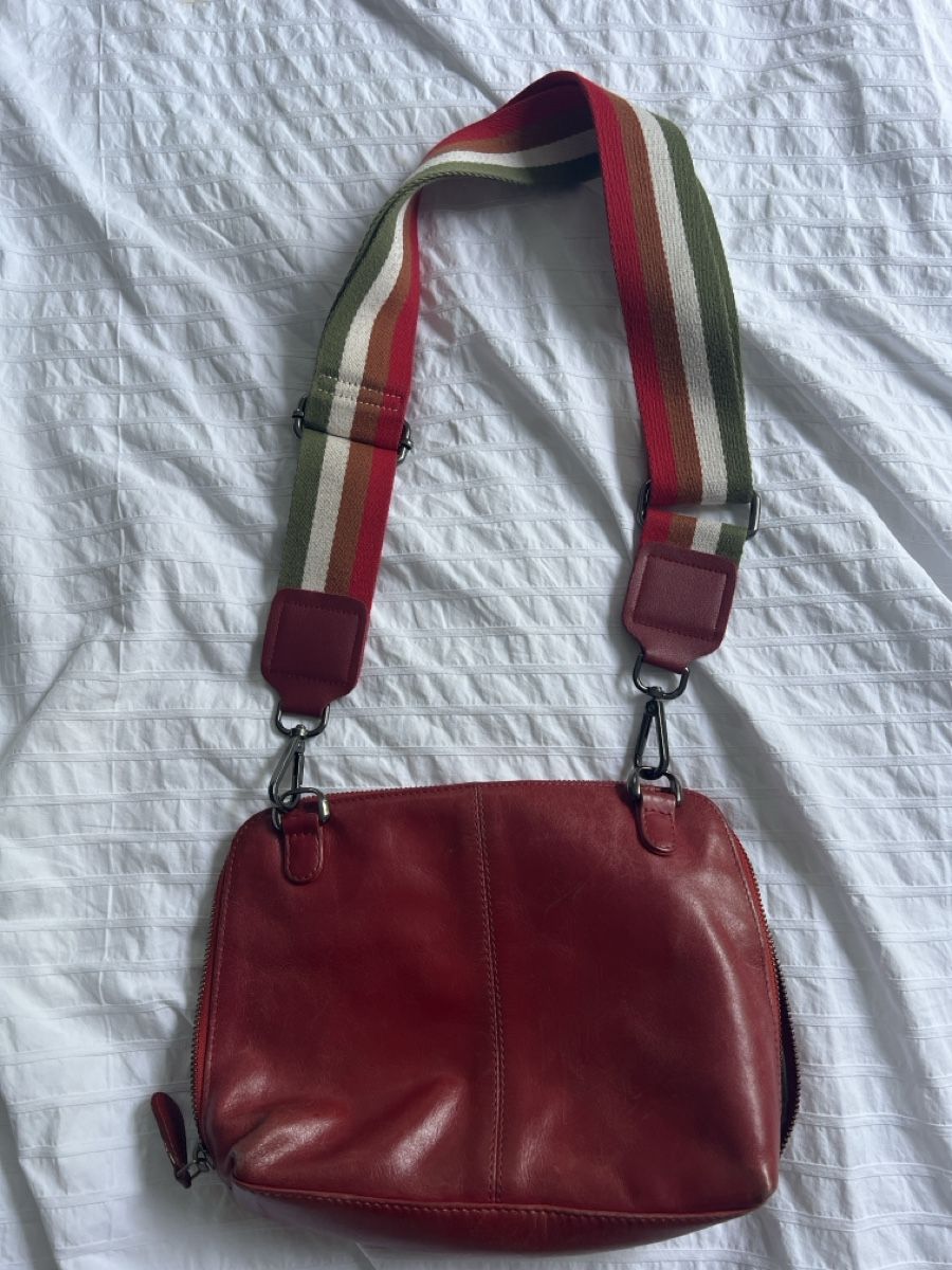 Borse da donna: Kitchener red leather handbag with striped strap used – Usato da Bremgarten b. Bern venduto da chouyanyan 2