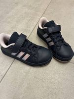 Adidas Turnschuhe Gr. 29