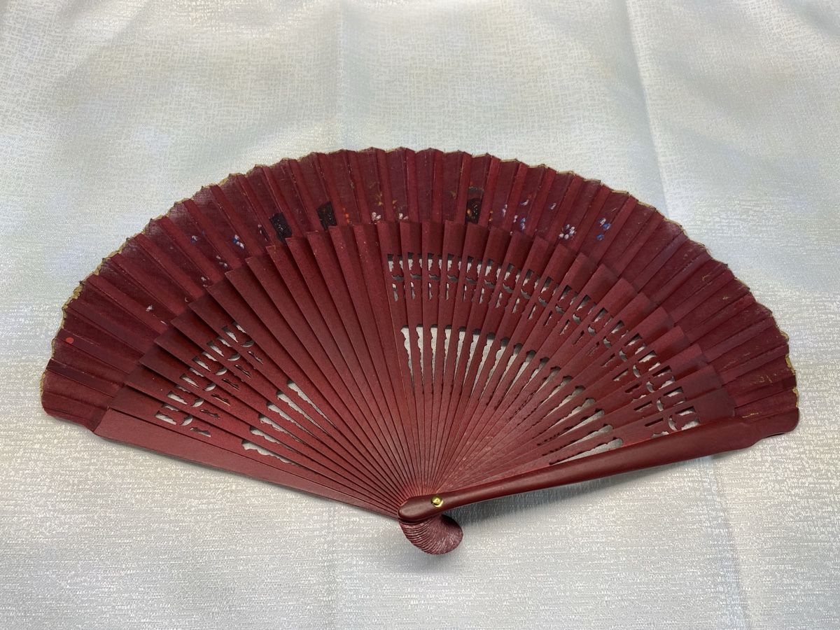 Tutte le decorazioni: Handfächer rot mit Blumenmuster gebraucht – Usato da Hausen AG venduto da corinne_g 1