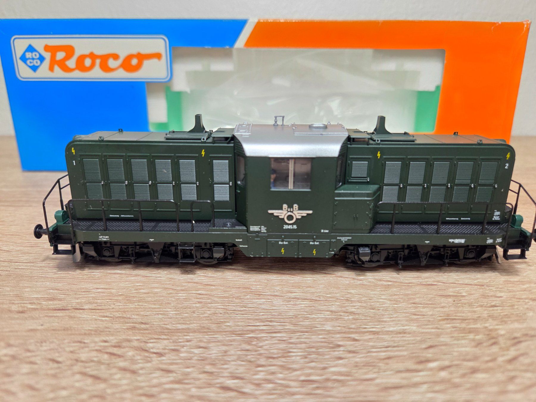 Roco Modellini di ferrovie: Roco 43554 Diesellok 2045 ÖBB H0 – Usato da St-Aubin-Sauges venduto da Lo_Go 1