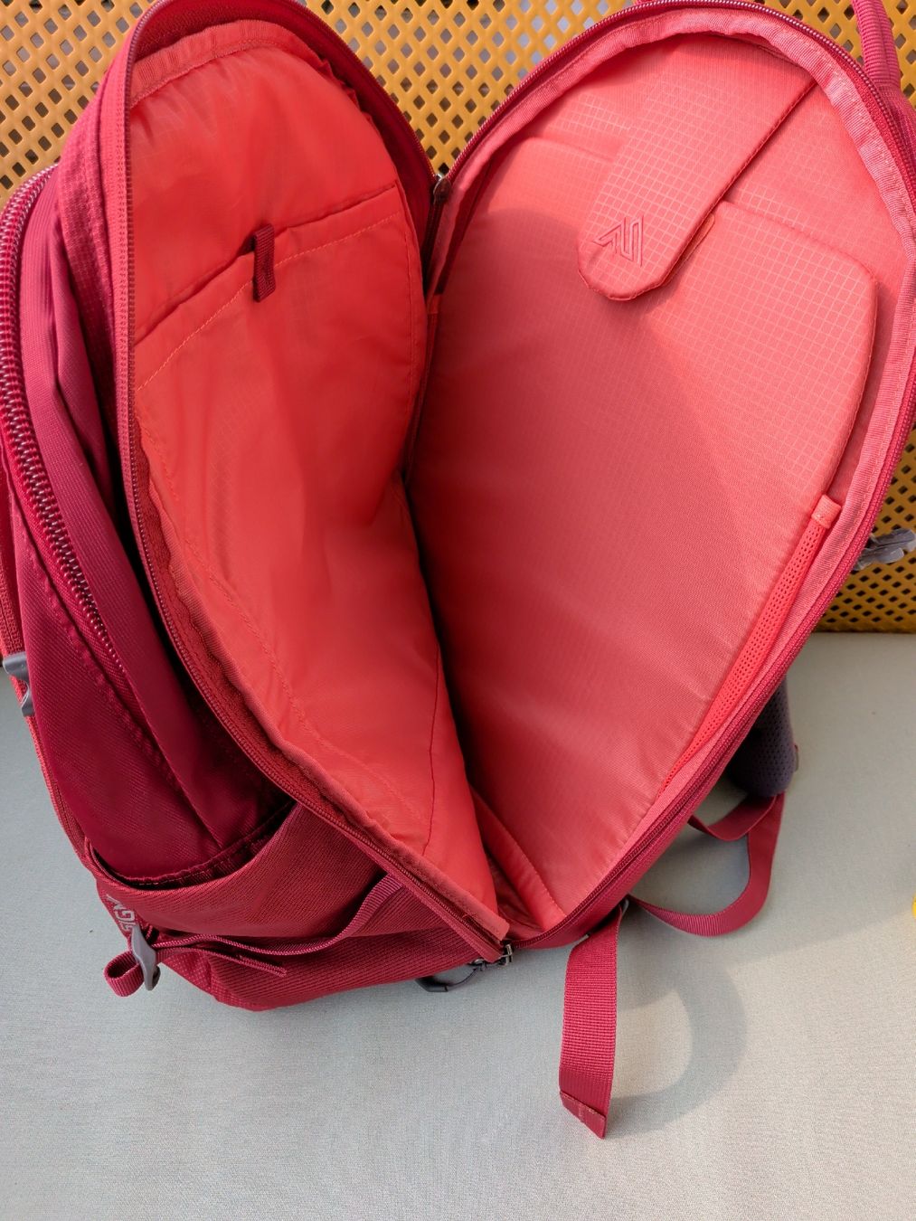 Gregory Zaini: Gregory Signal Rucksack mit Laptopfach – Usato da Münchenbuchsee venduto da Grundel74 2