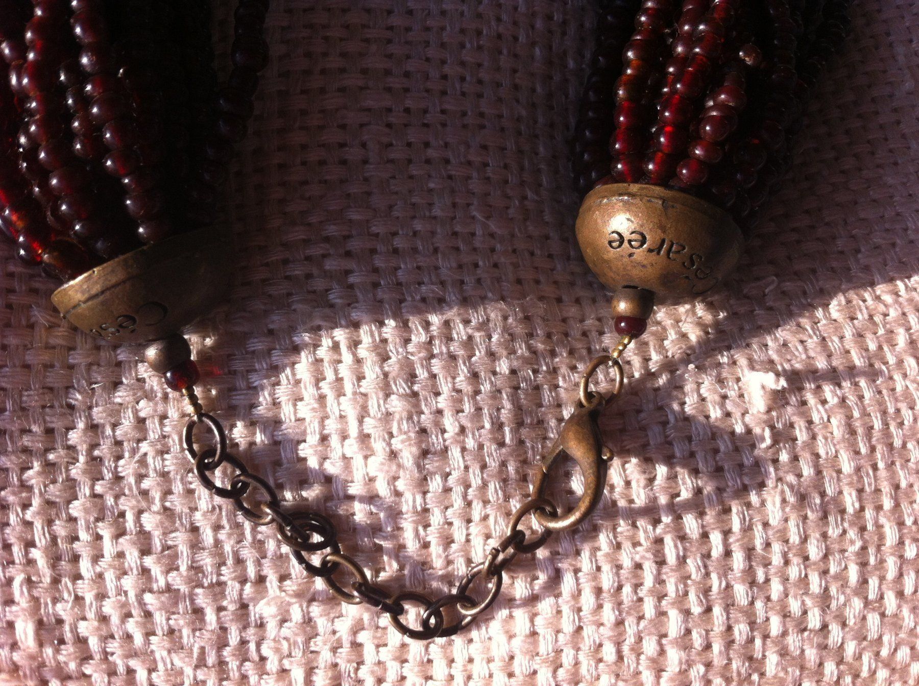 Catenine: collier Césarée Paris, multi rangs, perle verre grenat – Usato da Delémont venduto da marcdel 4