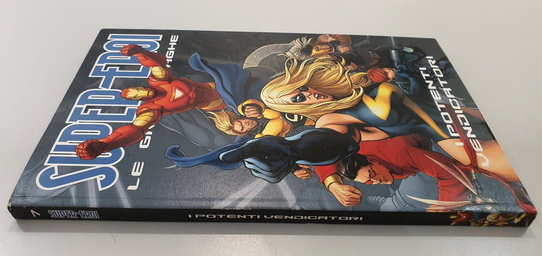 Fumetti: Comic Super-Eroi No. 7, I Potenti Vendicatori – Usato da Jona venduto da VivianPatrick 1