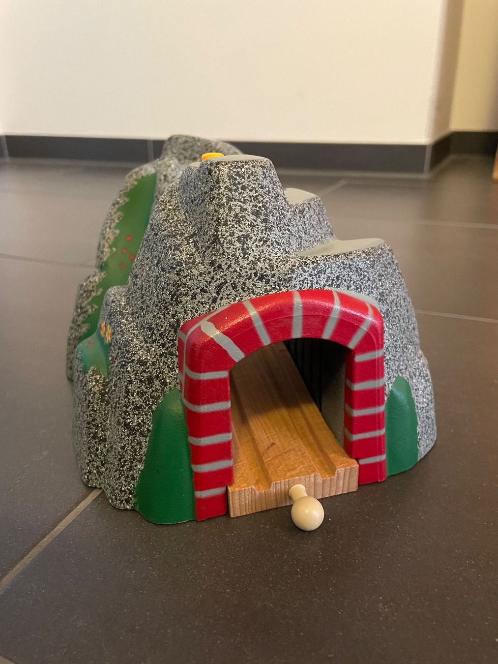 Brio Giocattoli: Abenteuertunnel Eisenbahntunnel von Brio mit Geräuschen – Usato da Schöfflisdorf venduto da ElianeJ 3