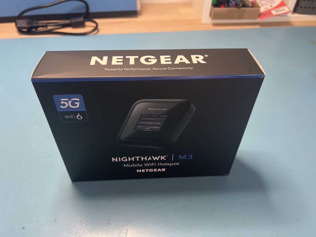 Netgear Modems & Routeurs: NETGEAR Nighthawk M3 Mobile Hotspot 5G WiFi 6 – D'occasion à Zürich par 2008andreas