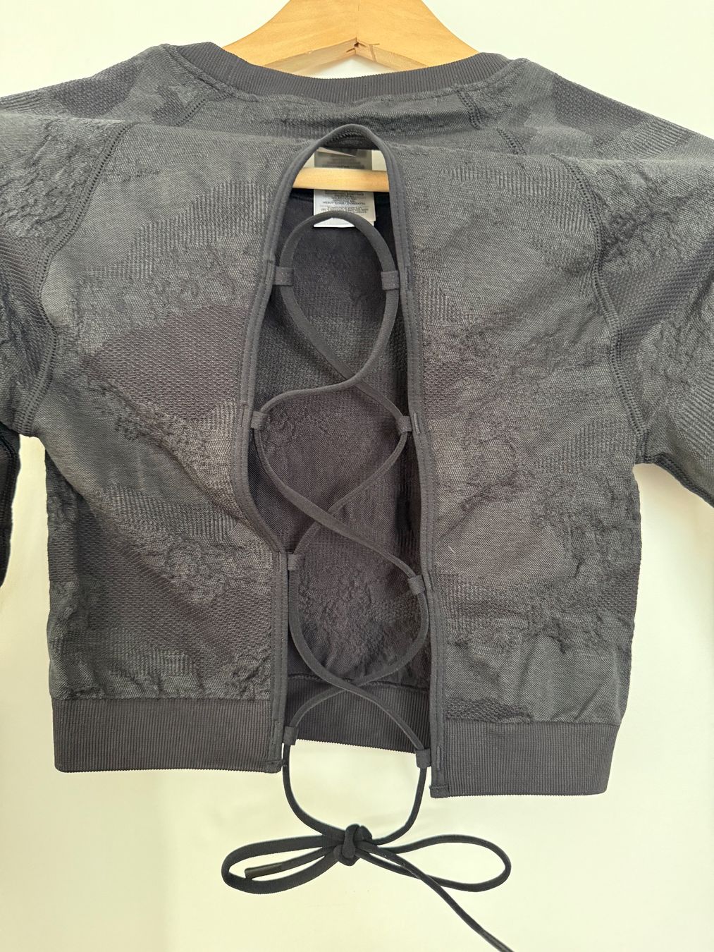 Gymshark Top: Gymshark Crop Top Langarm, Grösse M – Usato da St. Gallen venduto da sarah0004 2