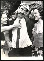 Fotografie Komiker Groucho Marx mit hüb