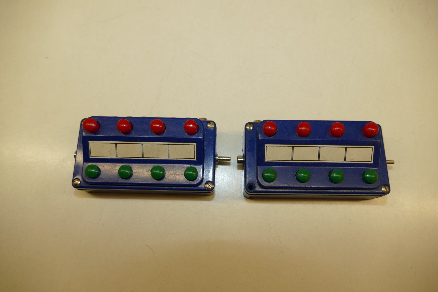 Märklin Modellini di ferrovie: Märklin H0: 2xStellpult Einheit 4 – Usato da Niederhasli venduto da rail-duerst 2