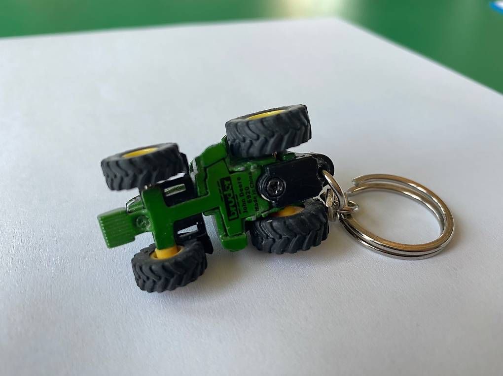Portachiavi: Brudertraktor Schlüsselanhänger  – Usato da Brugg AG venduto da FlowerStreet 2