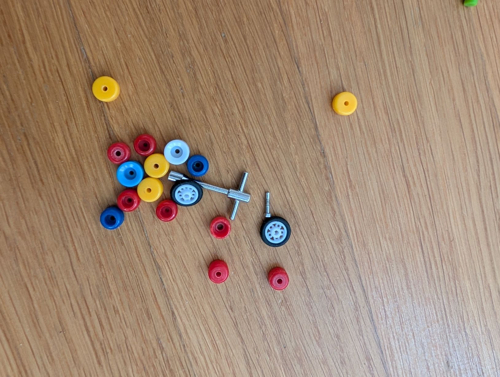 Giocattoli: Fingerboard Set mit Rampe & Scooter – Usato da Wädenswil venduto da HummerZH 5
