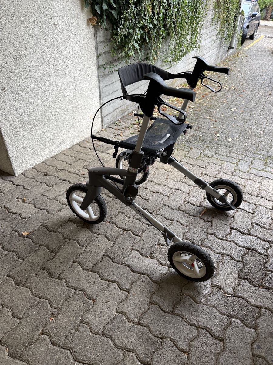 Ausili per la deambulazione: Rollator – Usato da Oetwil a.d. Limmat venduto da Nizina