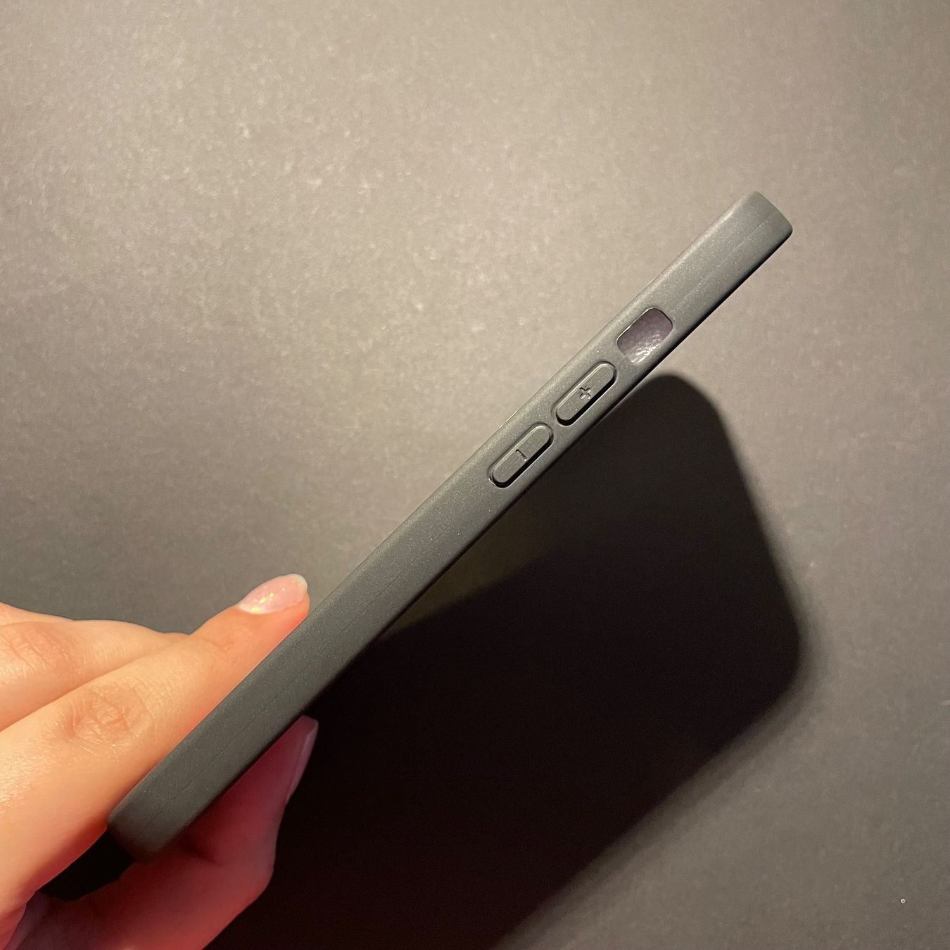 Apple Handys / Smartphones: NEU: iPhone 13 pro Hülle schwarz m. Kirschen – Neu und originalverpackt aus Bellach von Dreamer2501 3