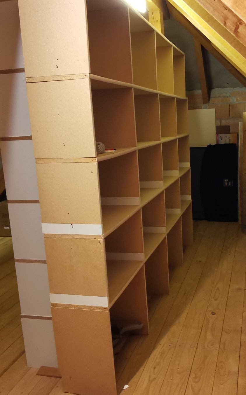 Scaffali: Estrich Archivgestell Spanholz – Usato da Oberwangen b. Bern venduto da Vittorio0 1