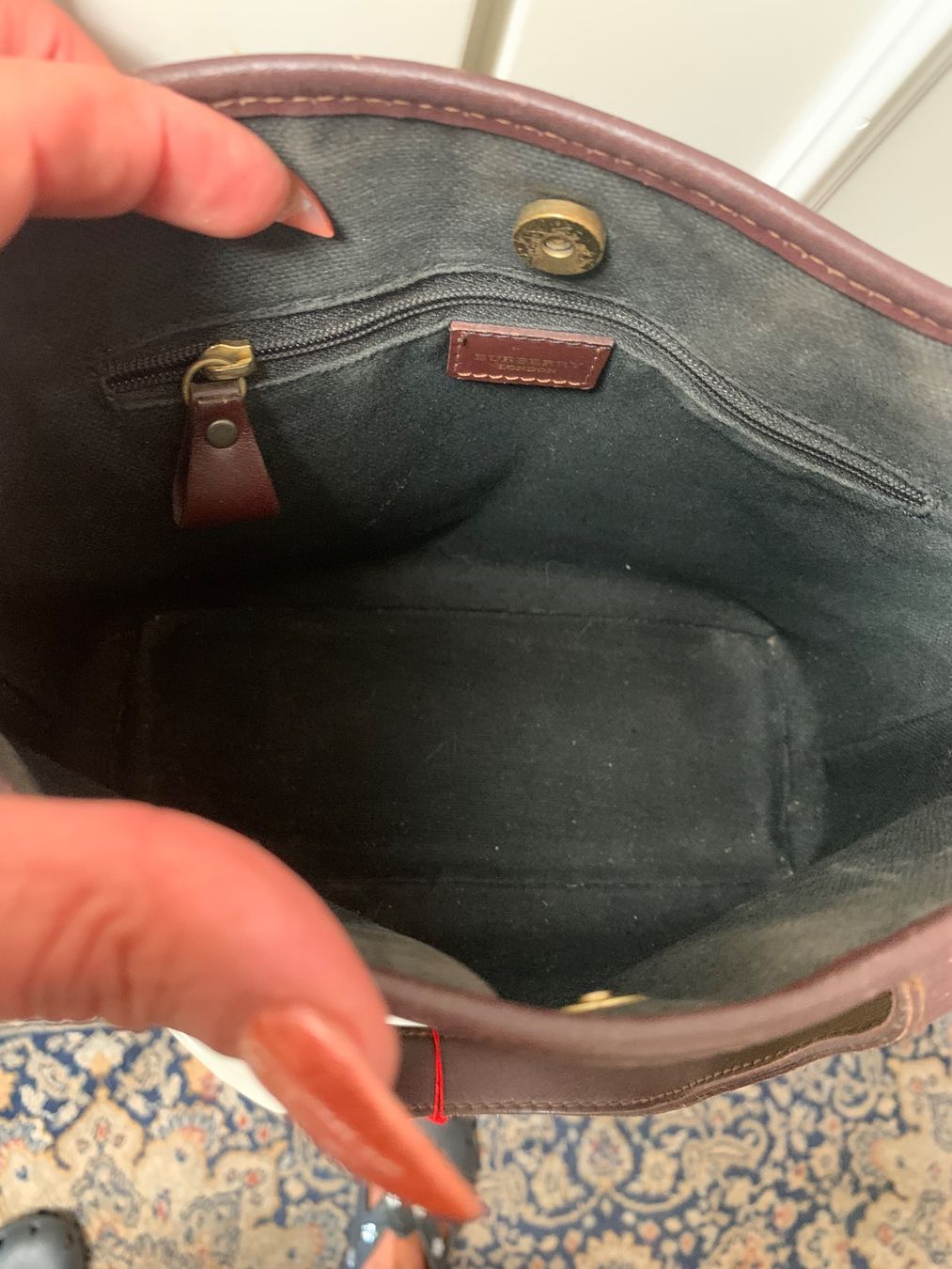 Burberry Sacs femmes: Original Burberry Nova Check Handtasche Leder – D'occasion à Rothrist par Oddymanliane 7