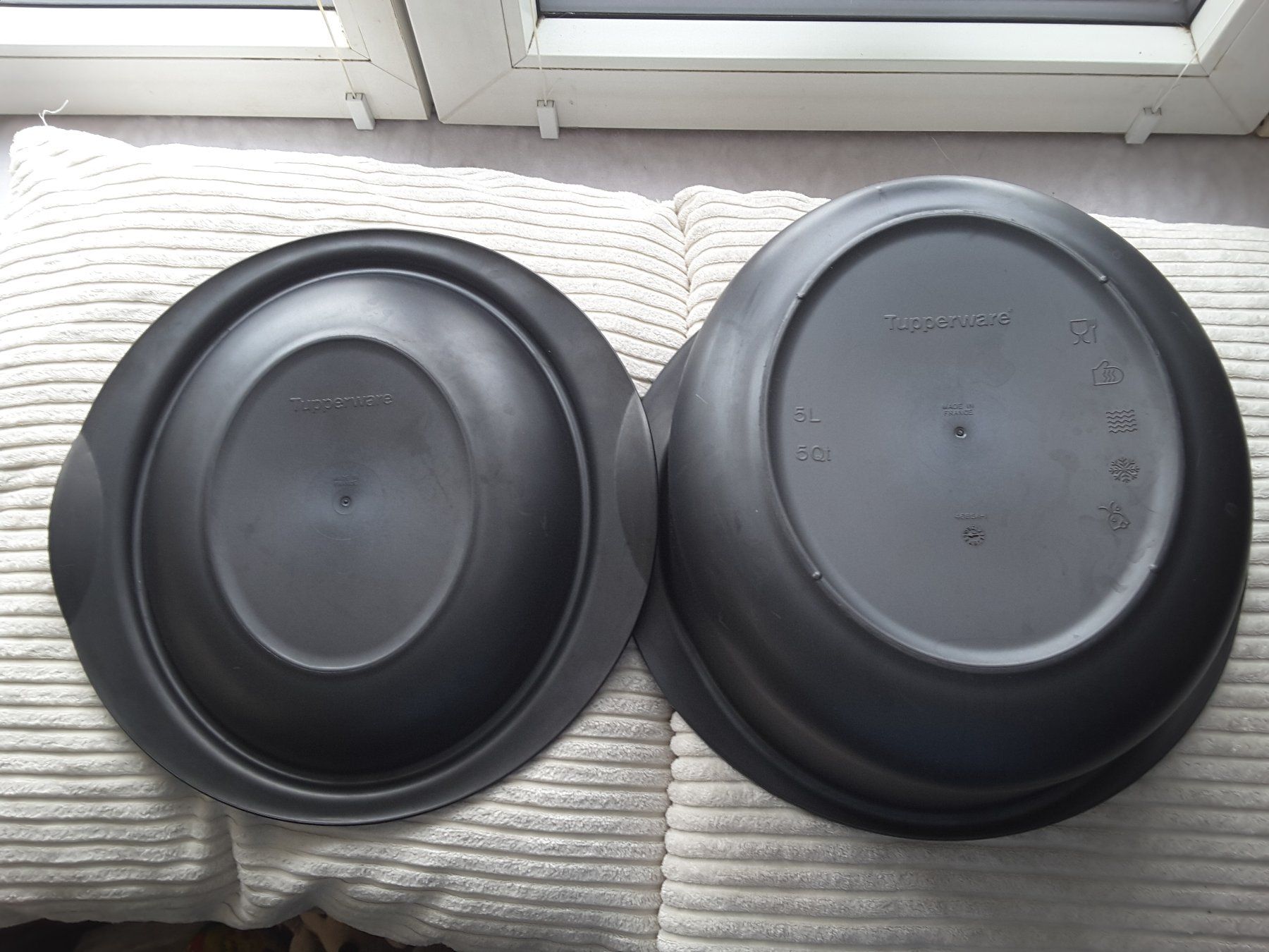 Tupperware Contenitori & Simili: Tupperware  Ultra pro  Schüssel, 5 Liter, Schwarz, – Usato da Boppelsen venduto da tigimohrli 2