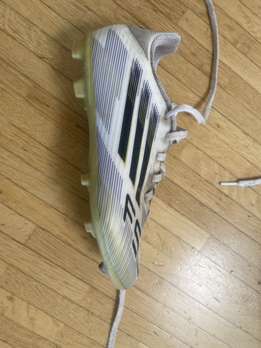 Adidas Scarpe da uomo: Fussballschuhe Gr. 35 adidas – Usato da Männedorf venduto da ninaswiss 1