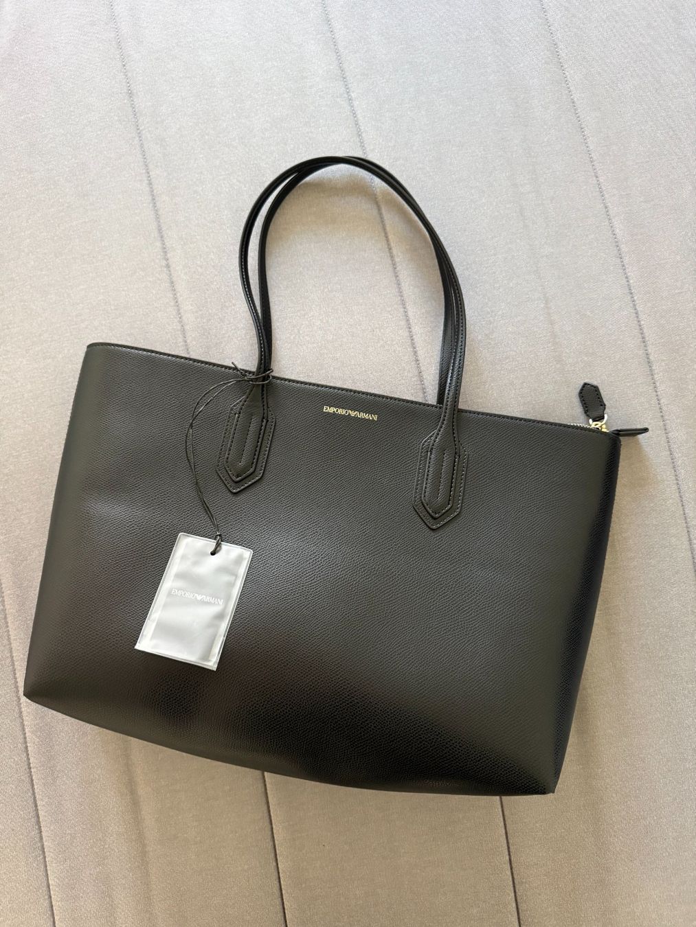 Armani Borse da donna: NEW black Armani bag – Usato da Zürich venduto da mei_wvq7