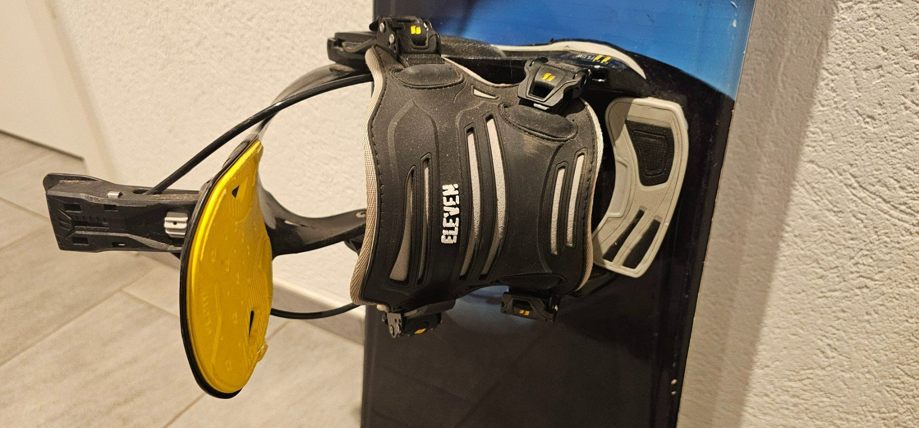 Nidecker Board: Sehr gepflegtes Nidecker Snowboard mit Bindung – Usato da Herznach venduto da tel_c9y5 1