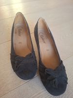 Gabor Pumps dunkelblau mit Blumenapplikation Size 3.5 Grösse