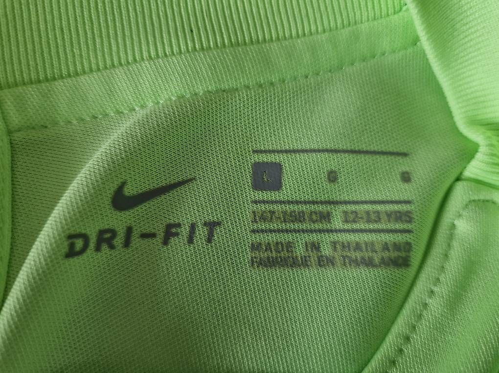 Nike Trainer, Turnhosen & -trikots: FC Barcelona - short et maillot originaux – Gebraucht aus Villars-sur-Glâne von Mark_988 2