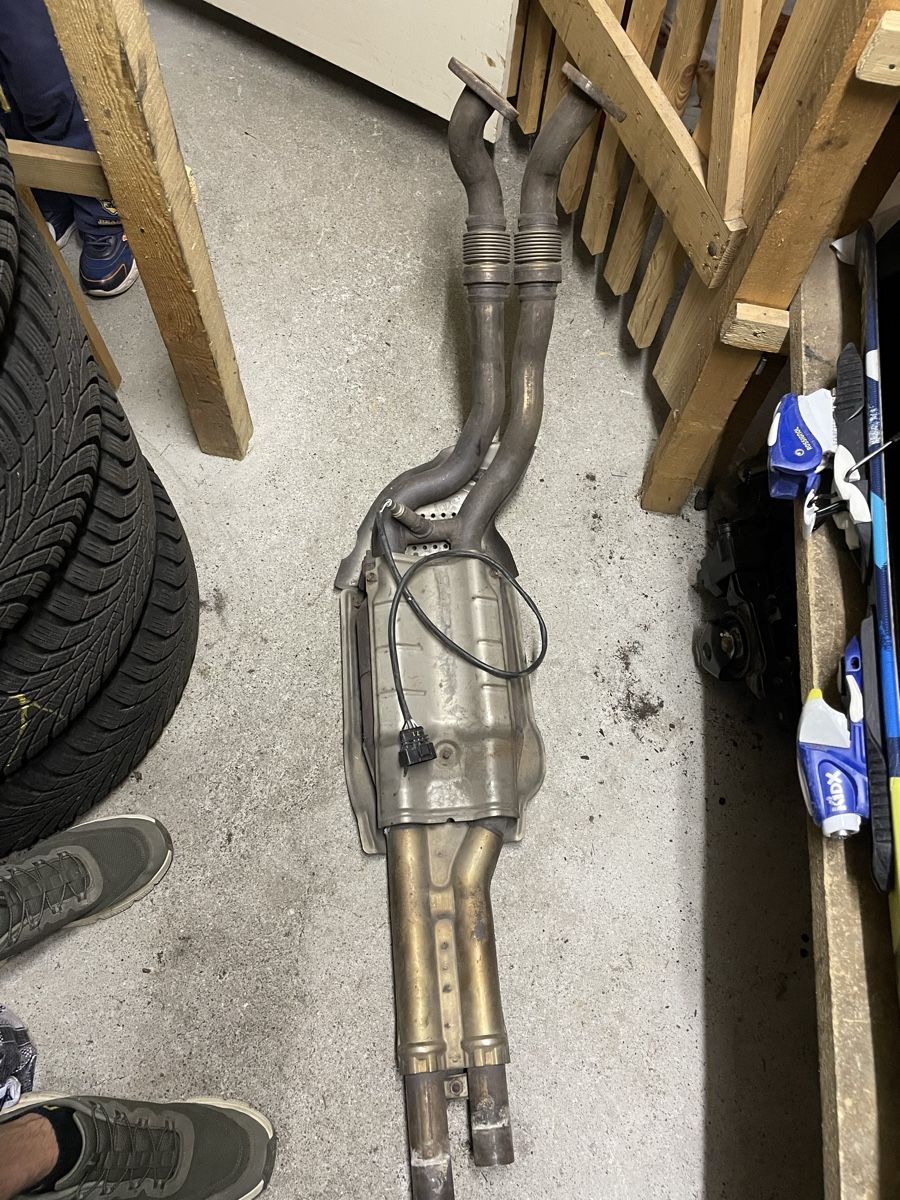 VW Tutti pezzi di ricambio auto: Katalysator von Golf 3 VR6 Syncro – Usato da Bever venduto da Gianni85 1