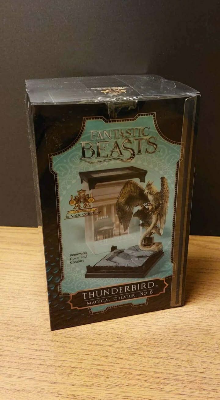 Statuette: Fantastic Beasts Thunderbird – Usato da St-Sulpice VD venduto da Miwix 1